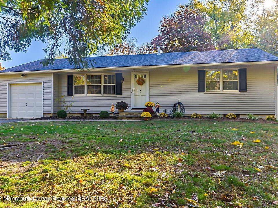 1st image of 815 Bartlett Pl