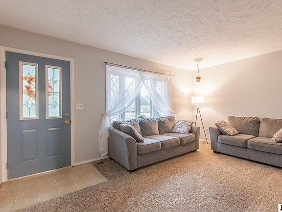 3rd image of 3398 Dresden Dr