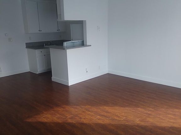5th image of 14424 S Budlong Ave #A