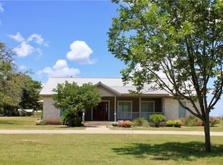 1158 W County Road 415, Lexington, TX 78947