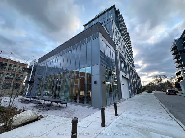 93 Arthur St S #1403, Guelph, ON N1E 4V1