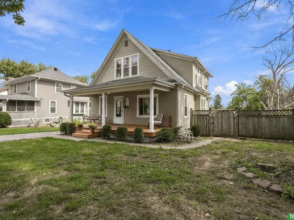 3123 N 58th St, Omaha, NE 68104