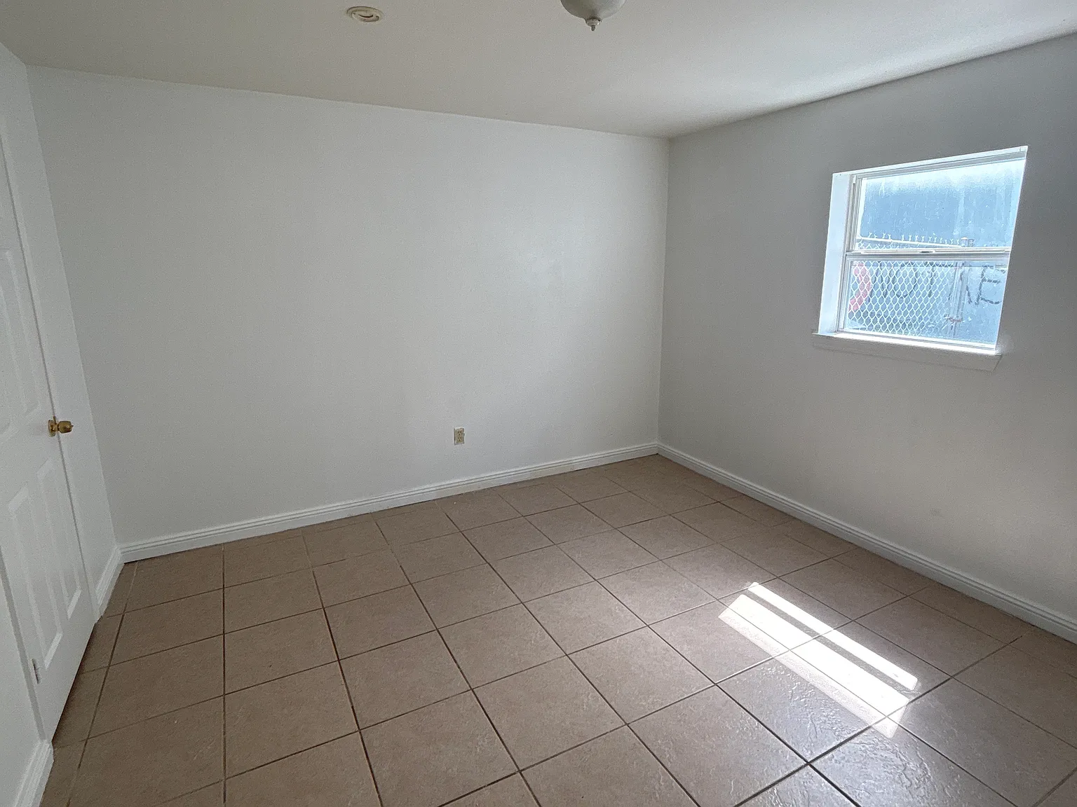 3 bed, 1650 sqft, $1,800 — Photo 4