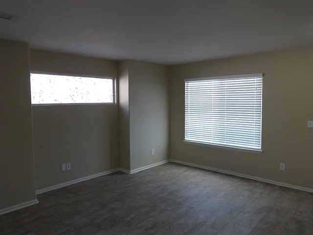 3 bed, 2.5 bath, 1845 sqft, $2,995 — Photo 4