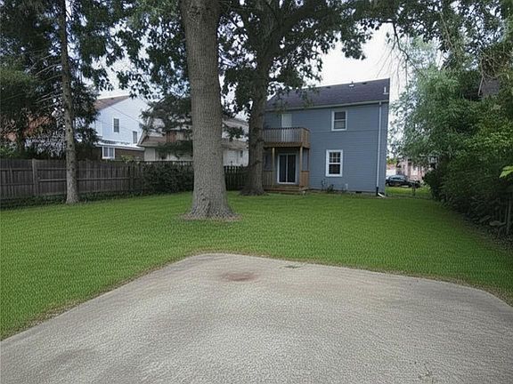 4th image of 5225 Three Mile Dr