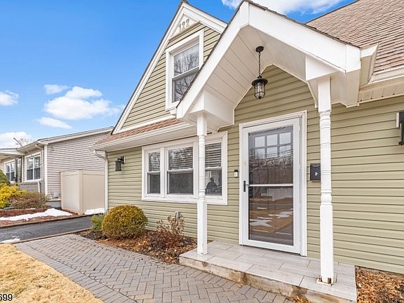 5th image of 122 Greenbrook Rd