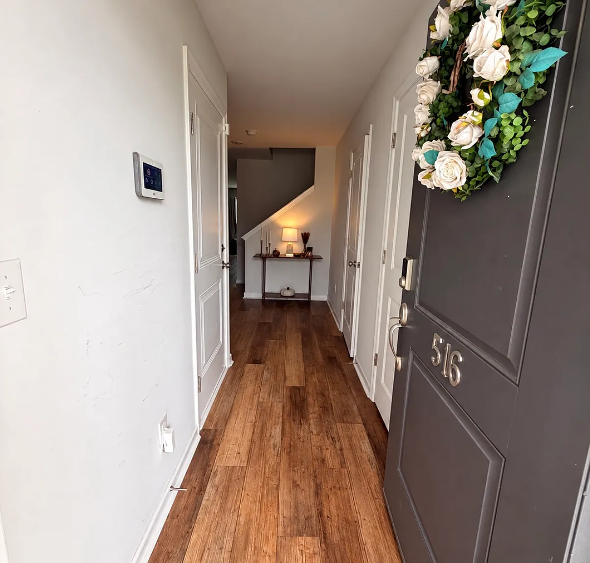 3 bed, 2.5 bath, 2008 sqft, $2,300 — Photo 3