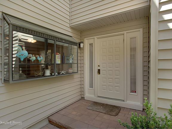 3rd image of 48 Chestnut Ln #24