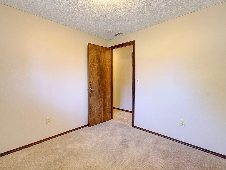 1114 SE 106th Ct — Photo 18