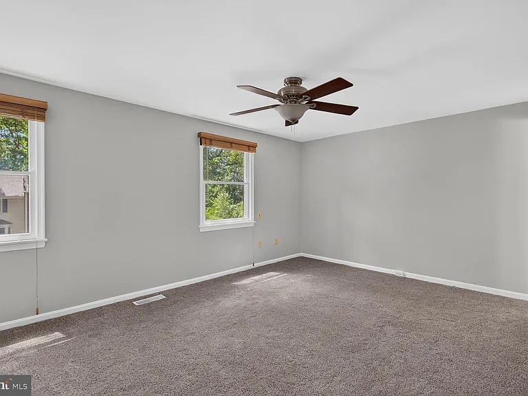 8228 Goldstream Ct — Photo 17
