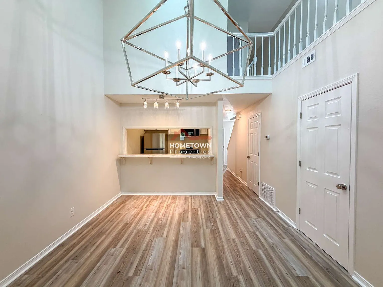 2 bed, 1.5 bath, 1260 sqft, $1,575 — Photo 4
