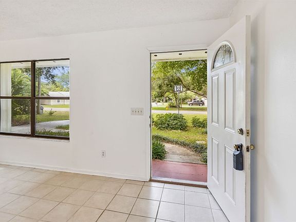 5th image of 1739 Pheasant Ln