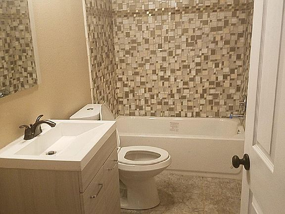 3rd image of 100 Forestwood Dr