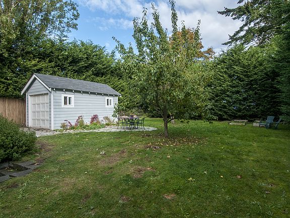 LARGE back yard 