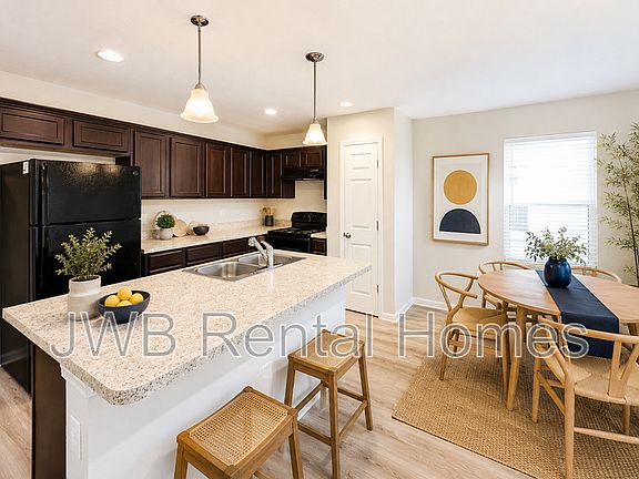 3rd image of 1295 Neva St