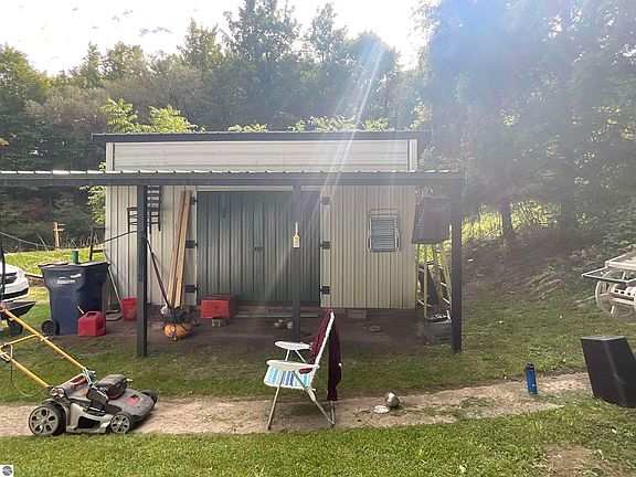 5th image of 4734 Barney Rd