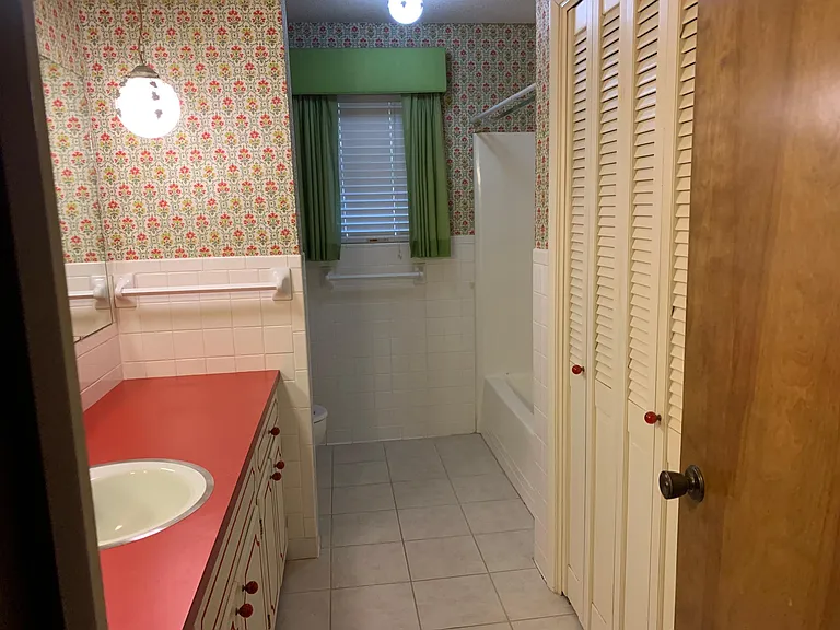 608 S Baridon St — Photo 13