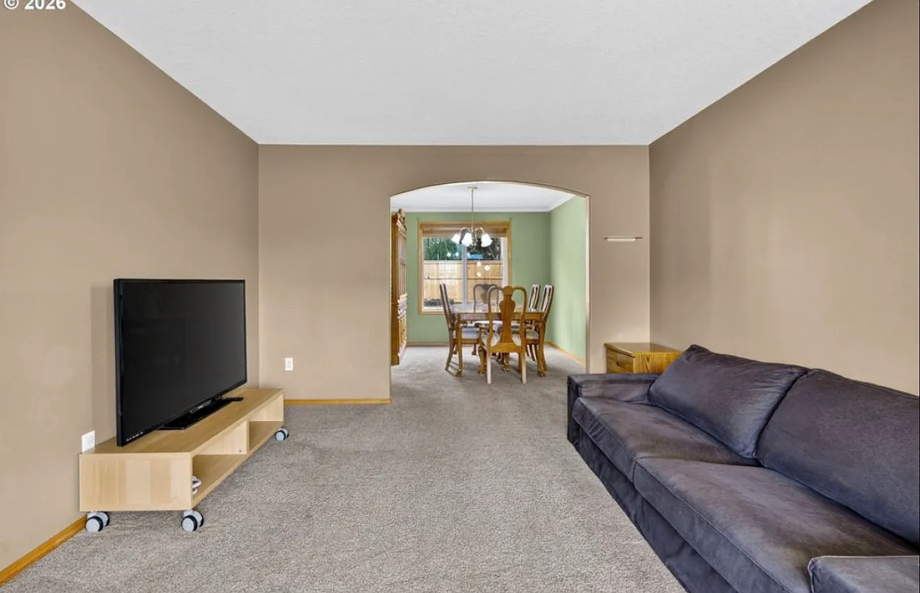 4 bed, 2026 sqft, $3,000 — Photo 3