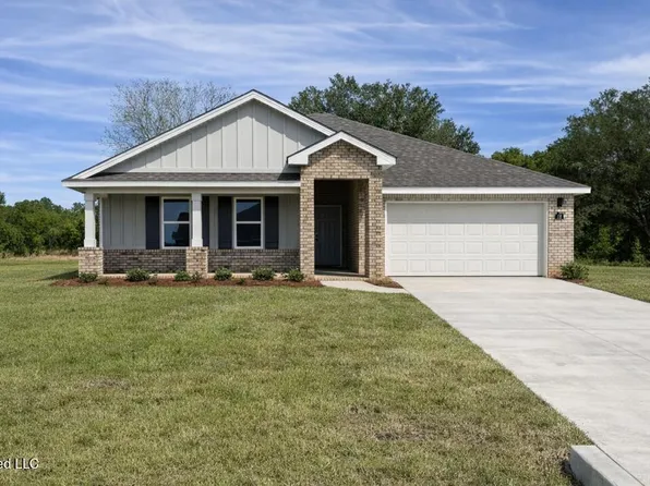 106 Dewberry Dr, Lucedale, MS 39452
