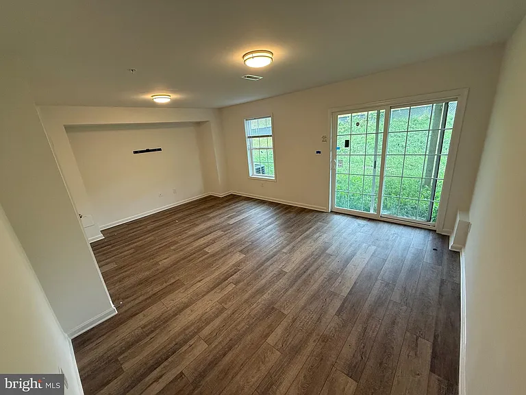 326 Avon Dr — Photo 9