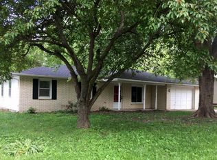1110 S Carl St, Bolivar, MO 65613