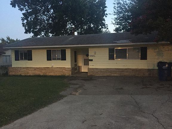5th image of 1717 Oakridge Dr