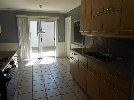 5th image of 13 Afton Dr