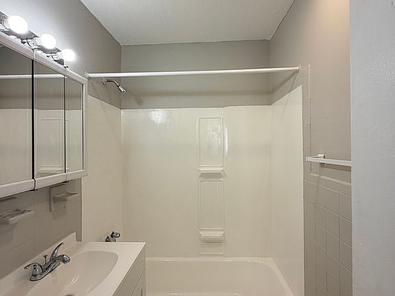 5th image of 158 Fountain St #1C1