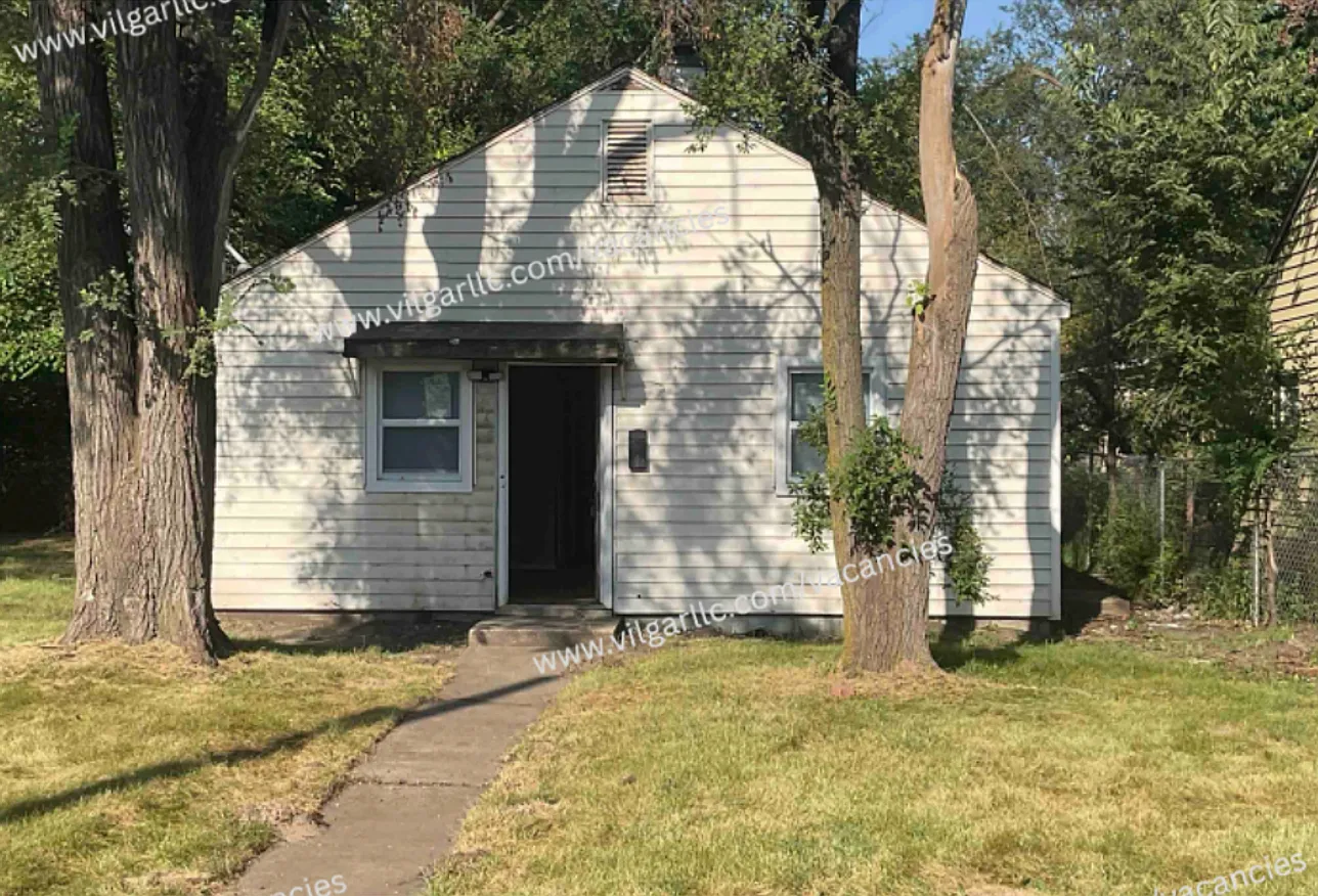 Very spacious 3 Bedroom and 1 Bathroom Home — Photo 1
