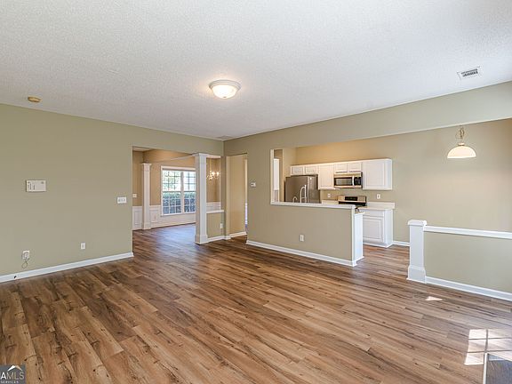 3rd image of 7010 Richland Ct