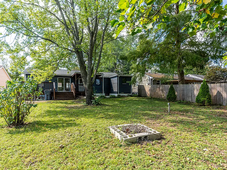 491 Stratford Dr — Photo 29