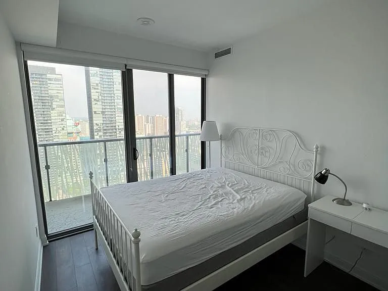 50 Charles St E #2803 — Photo 6