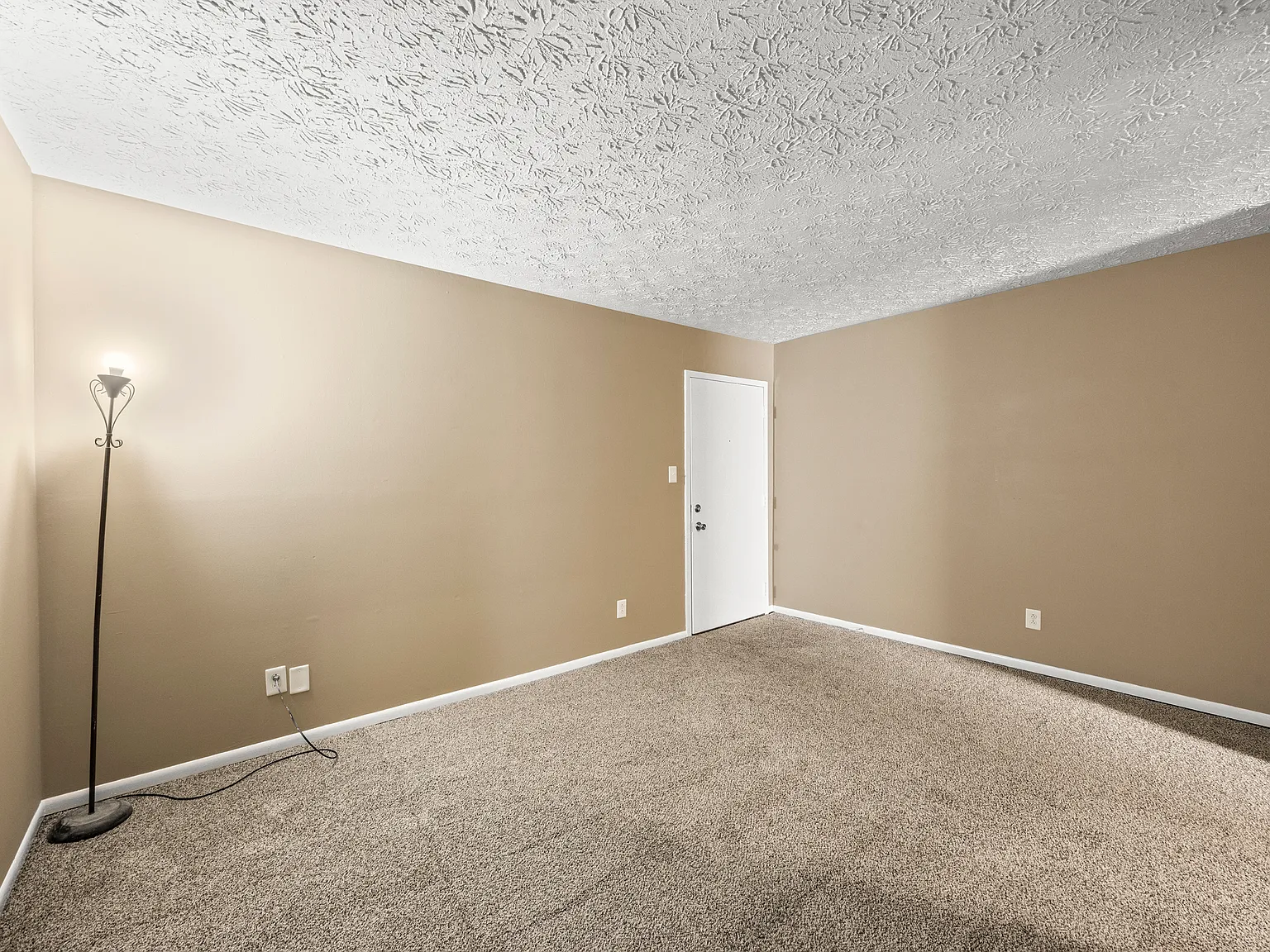 1 bed, 550 sqft, $895 — Photo 3