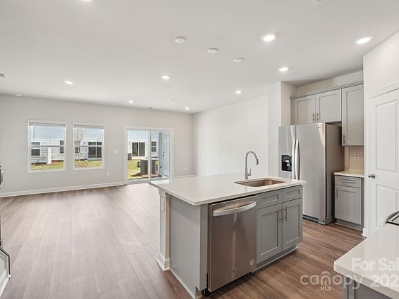 5th image of 1711 Braemar Village Dr