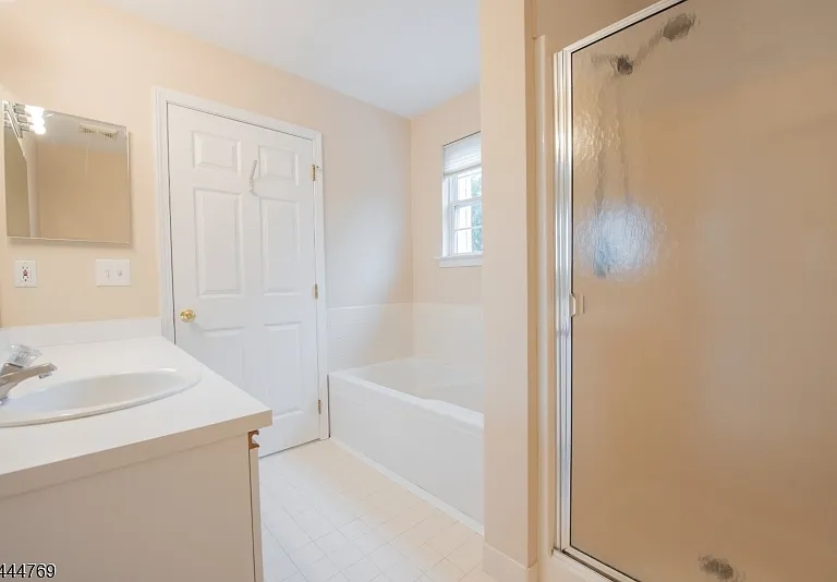 2404 Vantage Ct — Photo 22