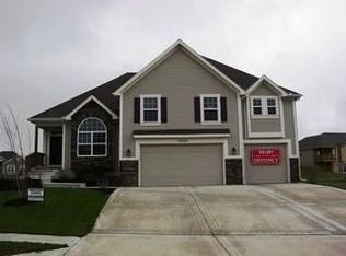 13345 Ridgeview Dr, Platte City, MO 64079