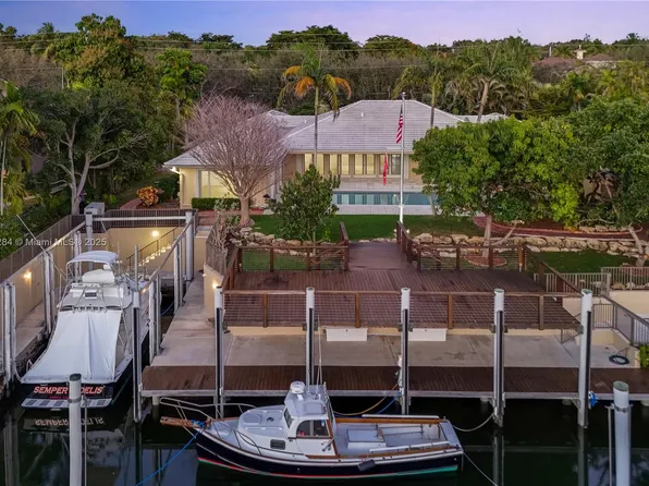 6670 Riviera Dr, Coral Gables, FL 33146