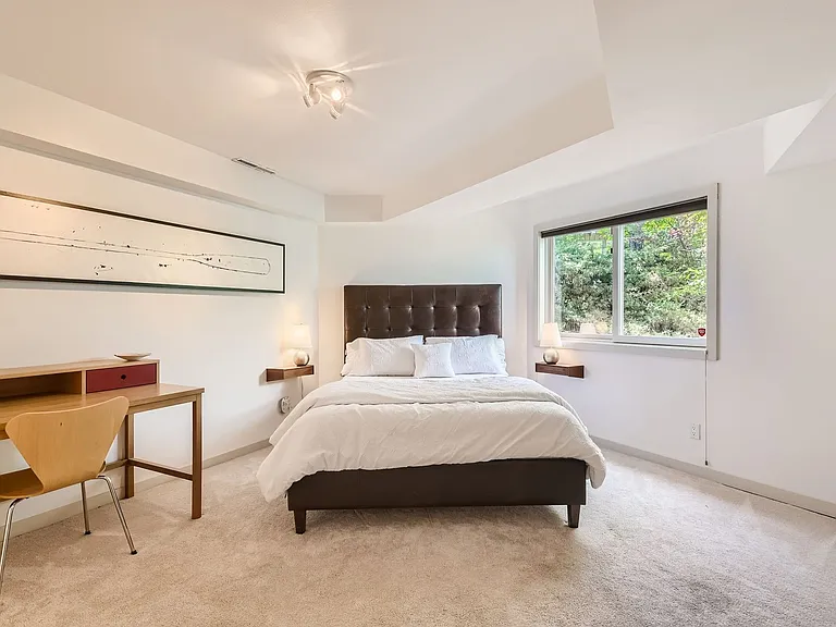450 College Ave — Photo 24