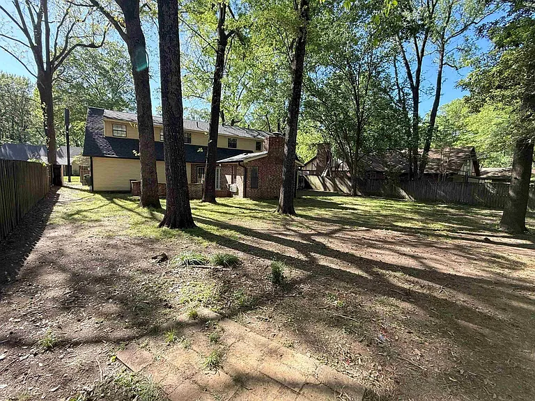 10 Woodbridge Dr — Photo 17