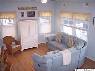 3rd image of 103 E Muriel Ave