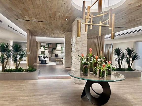 3rd image of 2301 Collins Ave APT 528