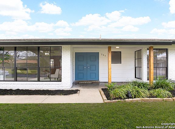 4th image of 205 Driftwind Dr