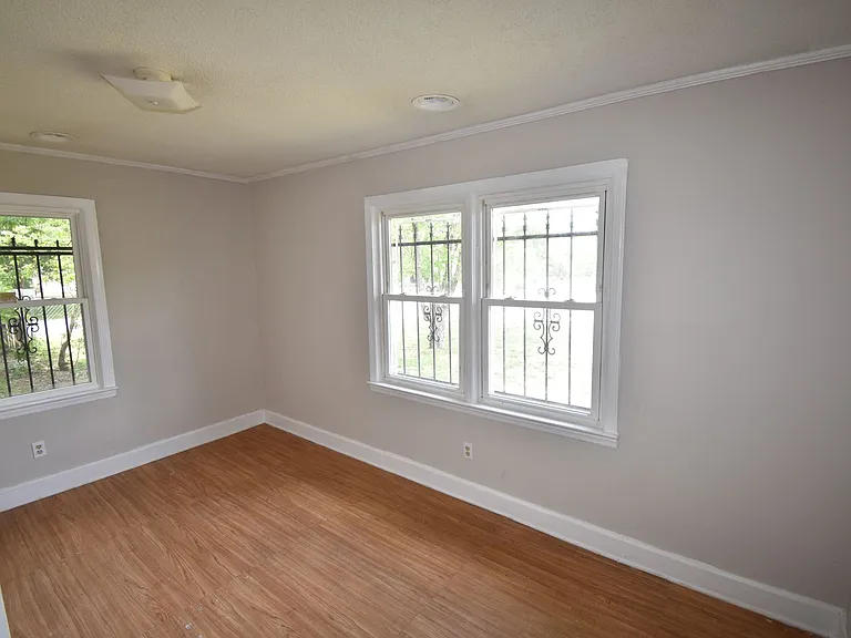 1527 McArthur Rd — Photo 10