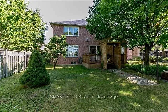 704 Foxcroft Blvd — Photo 17