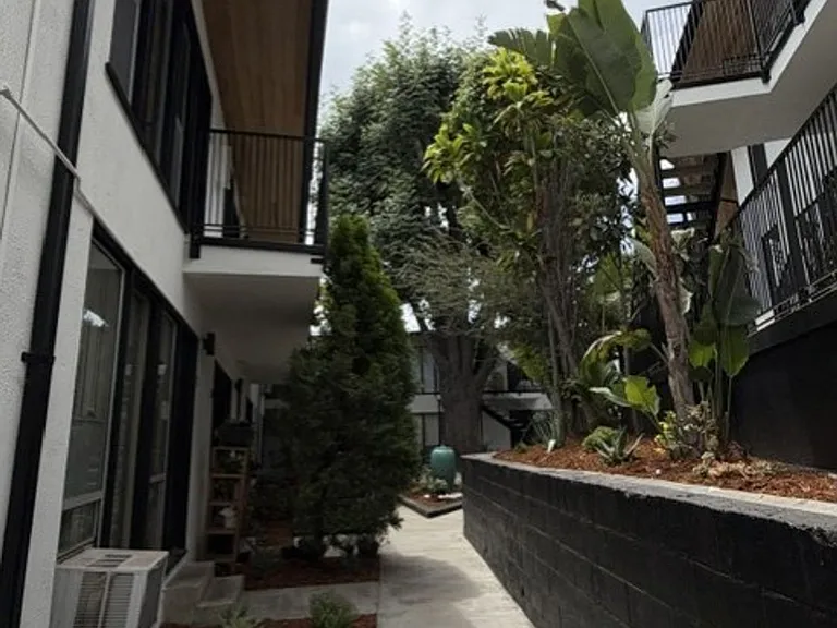 The Claire Manor Apts — Photo 5