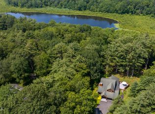 21 Holloway Ln, Averill Park, NY 12018