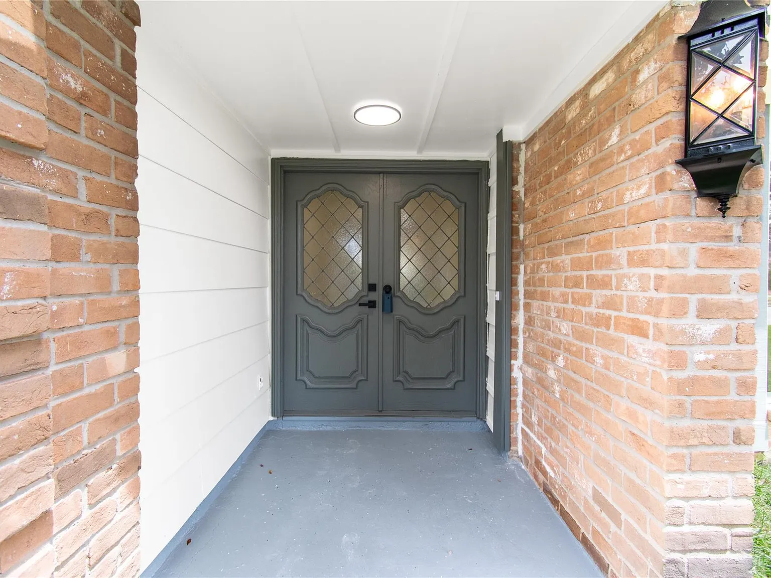 4 bed, 2.5 bath, 3316 sqft, $2,800 — Photo 3