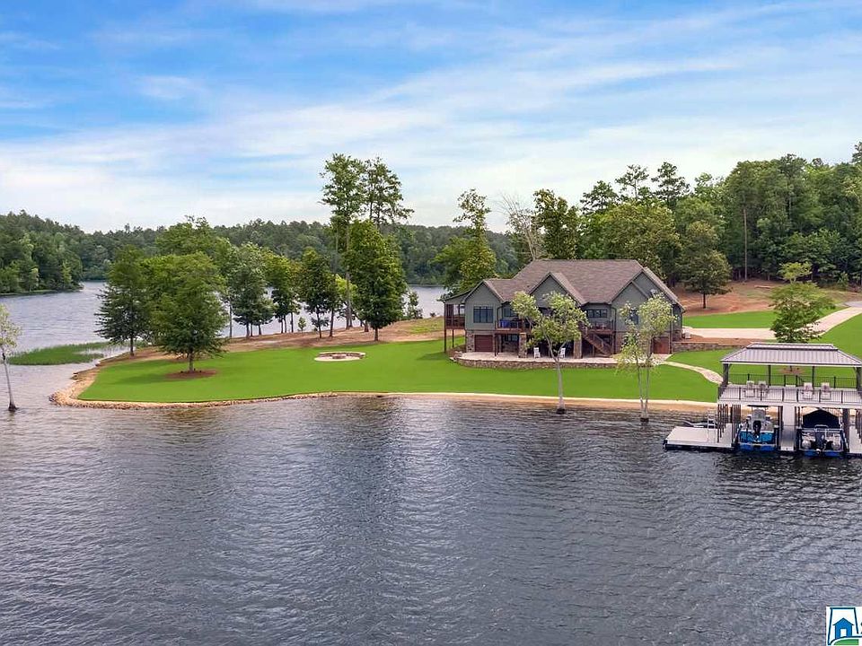 Image 1: WELCOME HOME!