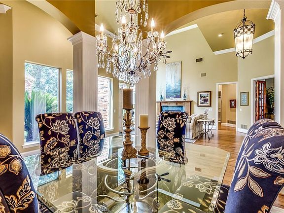 4th image of 6632 Castle Pines Dr