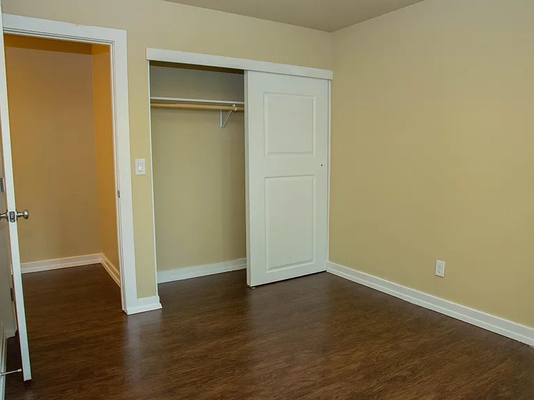 2341 N Lombard St — Photo 9